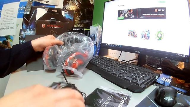 Распаковка игровой гарнитуры DS501 GAMING Headset | MSI смотреть онлайн