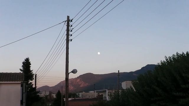 The Moon смотреть онлайн