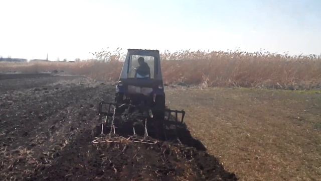 культивация огорода (дед снимает на телефон) смотреть онлайн