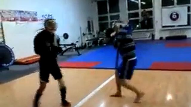 Заур Аббасов( в черных шортах) смотреть онлайн