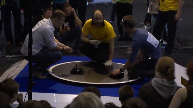 Robotika 2012 - 3 kg robotu cīņa 2 / Baltic Robot Sumo 2012 - 3 kg robot fight 2 смотреть онлайн