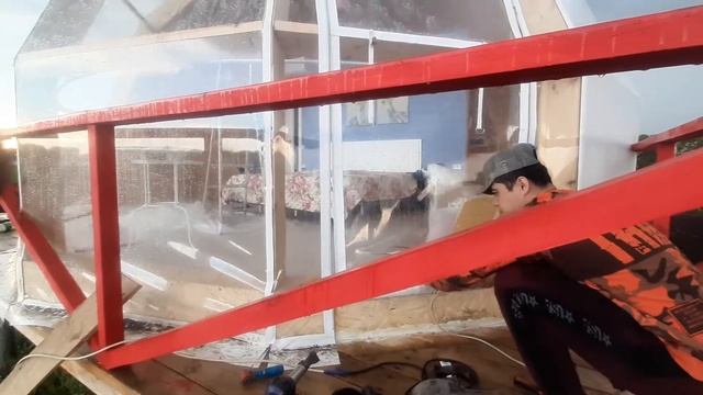 Как выполнено окно на добросфере в виде двух молний смотреть онлайн