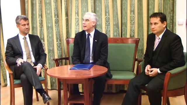 Balog Zoltán emberi erőforrások minisztere sajtótájékoztatója -- 2012. november 22. смотреть онлайн