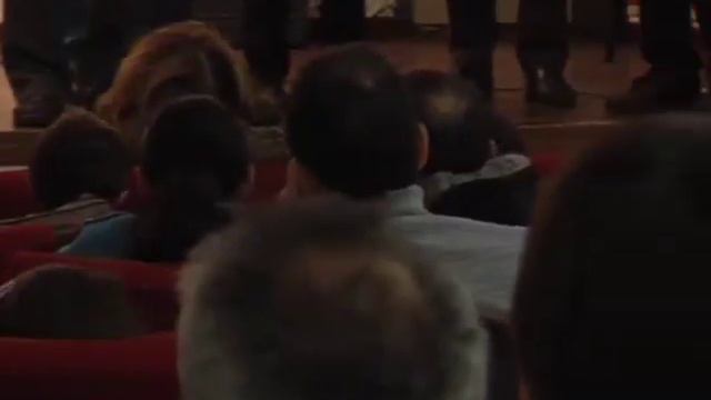 Virginio Merola alla festa della Befana смотреть онлайн
