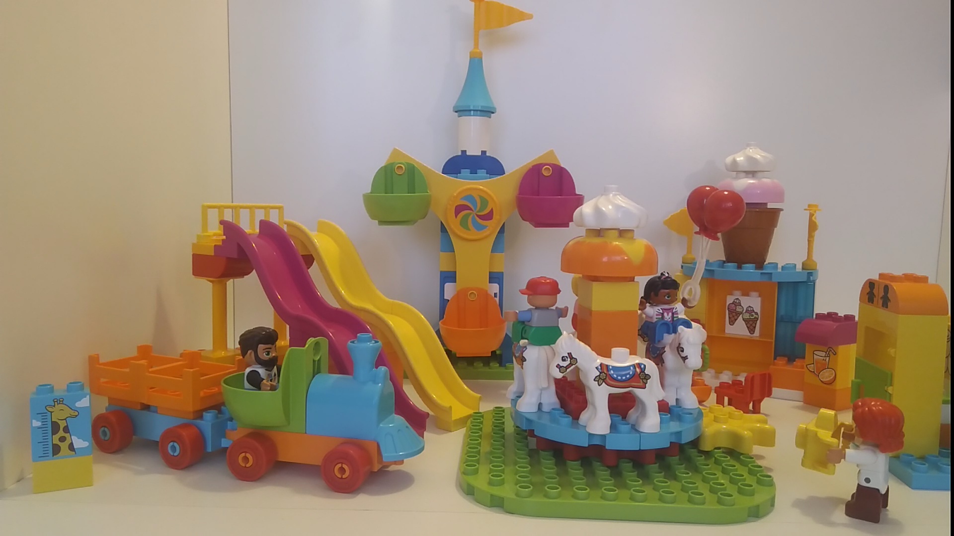 Лего дупло парк аттракционов. Lego Duplo My Town Big Amusement Park 10840.mp4