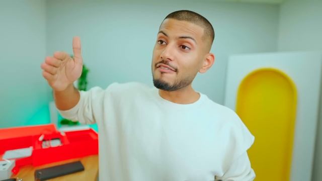OnePlus 11 5G Unboxing & Review ! *Different OnePlus* смотреть онлайн