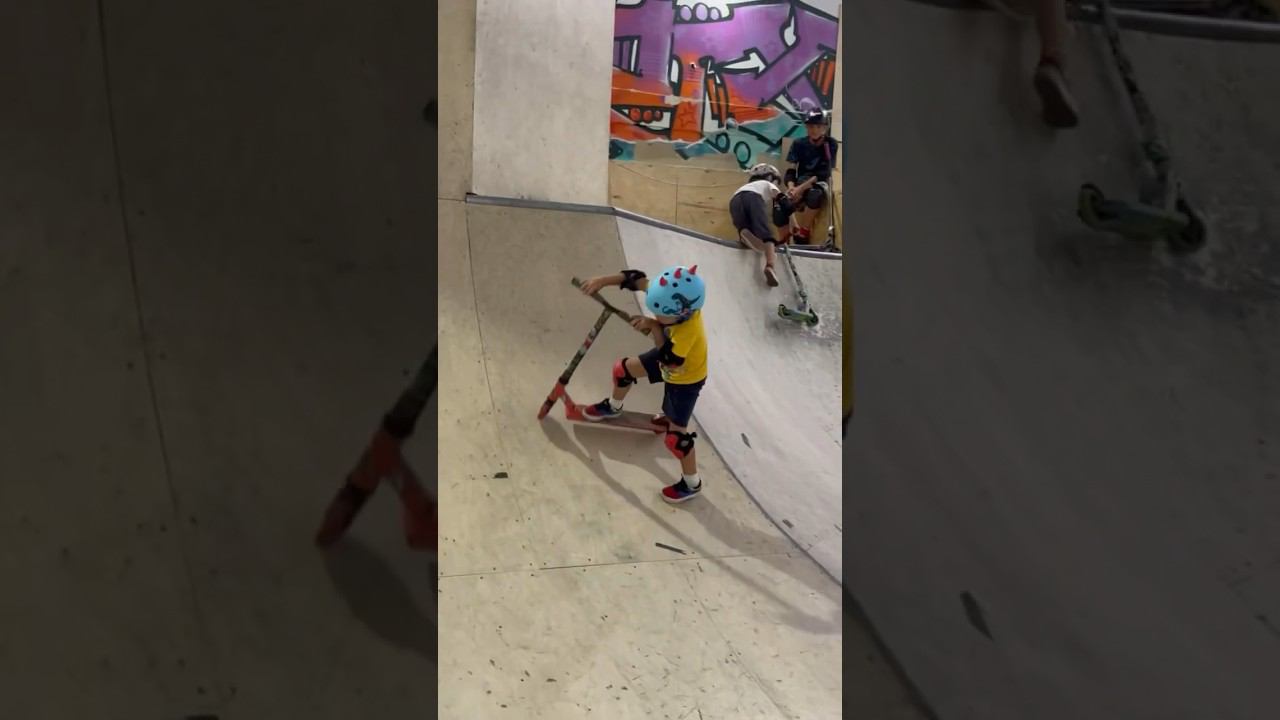 Москва Смольная 24 А #крытыйскейтпарк #трюковойсамокат♂️ #трюкинасамокате #bunnyhop смотреть онлайн