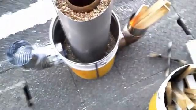 0026 ロケットストーブ１号機テスト Kinugasa Rocket stove No 1 смотреть онлайн