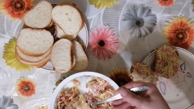 Необычные горячие бутерброды