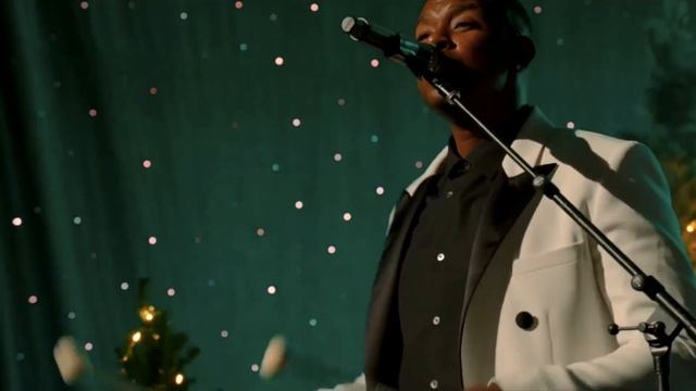 Pentatonix - Over The River (Live From The Evergreen Experience)