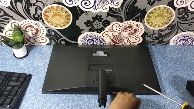Unboxing Monitor LG 20MK400 - Monitor 1366x768 Low Budget смотреть онлайн