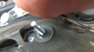 Как снять задний фонарь и поменять все лампы. Toyota Auris.