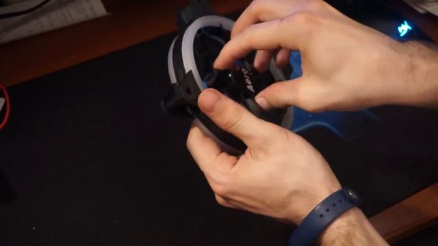 Как быстро снять лопасти (крыльчатку) на Aerocool REV RGB смотреть онлайн