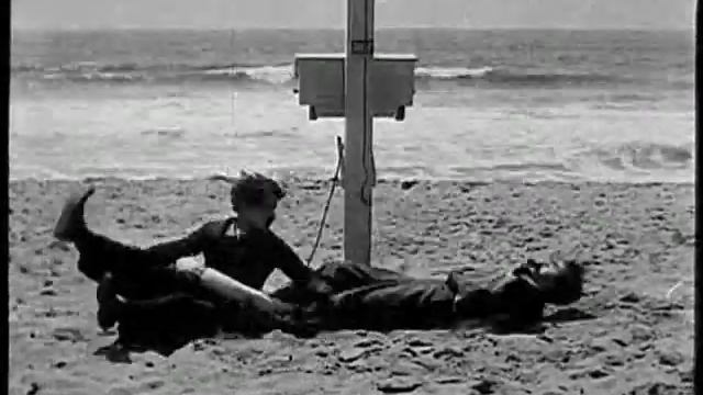 Чарли Чаплин - У моря (By the Sea) 1915 смотреть онлайн