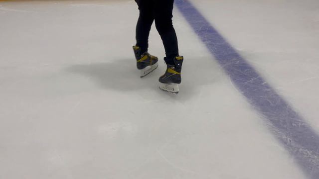 Inward Triangle tutorial Красивый трюк на коньках обучающее видео Freestyle ice skating смотреть онлайн