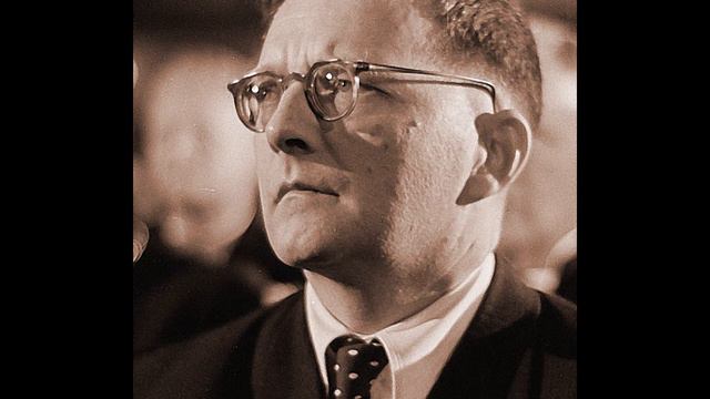 Sonata in D minor, Movement II | Shostakovich : NOAH SCHUSTER смотреть онлайн