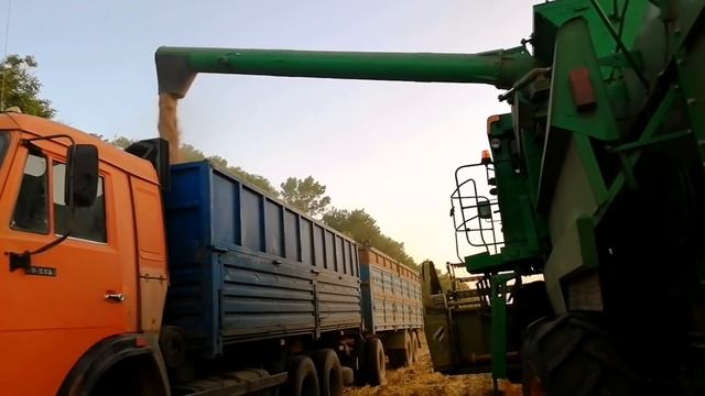 Робота в полях +38° смотреть онлайн
