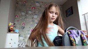 собираю рюкзак в школу