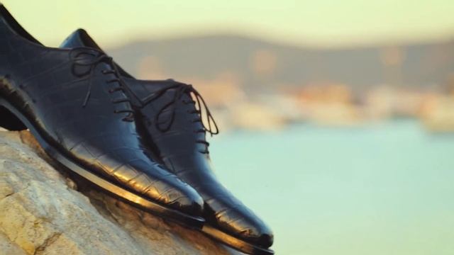 Оксфорды из кожи крокодила. Crocodile Leather Oxfords смотреть онлайн