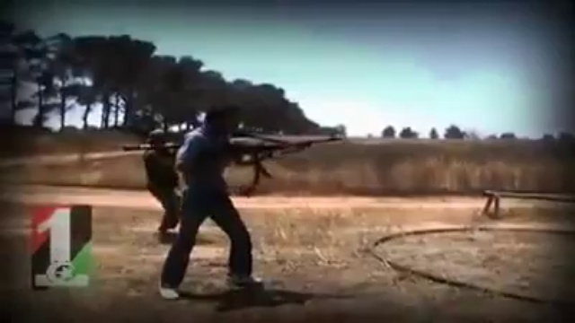 Повстанцы в боях под Мисуратой (Ливия, май 2011 г.) смотреть онлайн