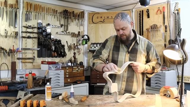 A kid in a sandbox!! Watch Inspired Guitar Build | GGBO2022 Invitational Ep 2 of 5 смотреть онлайн