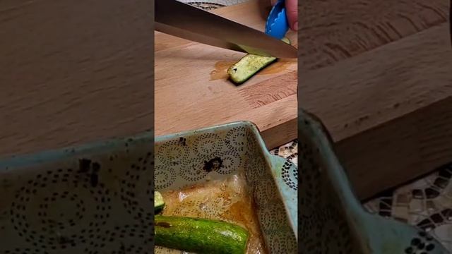 ВЕГЕТАРИАНСКИЙ САЛАТ !ПРОСТО БЫСТРО И ВКУСНО!Как приготовить салат! смотреть онлайн