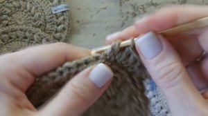 Вяжем салфетку из джута.