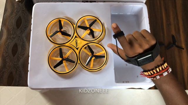 Amazing 2.4G Gravity Sensor Remote Control FIREFLY DRONE unboxing and Review смотреть онлайн