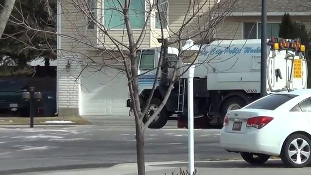 Как в Америке чистят дороги Машина-пылесос в работе по уборке улиц смотреть онлайн