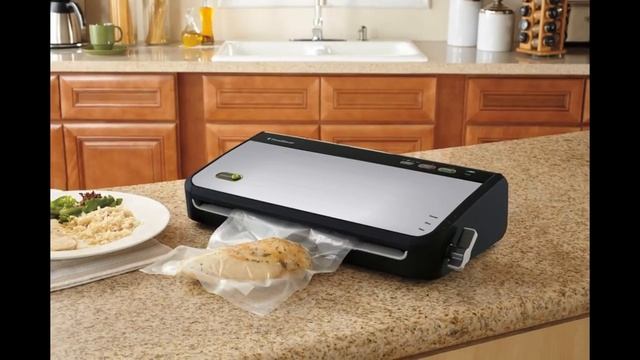 Review: FoodSaver FM2435-ECR Vacuum Sealing System with Bonus Handheld Sealer смотреть онлайн