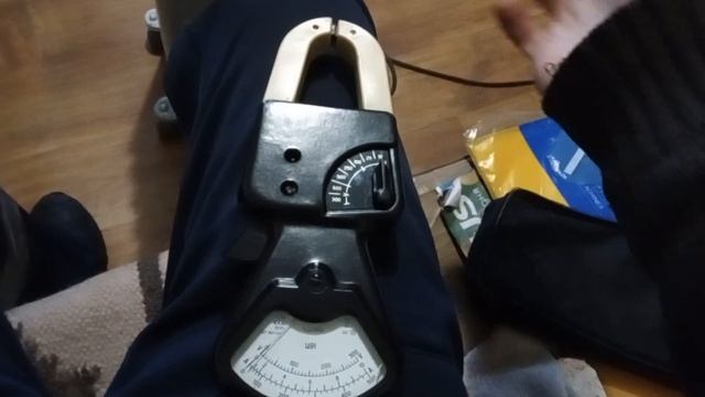 Электроизмерительные клещи. Почему ими нельзя ОБНИМАТЬ ШНУР? Лекция для начинающих электриков. смотреть онлайн