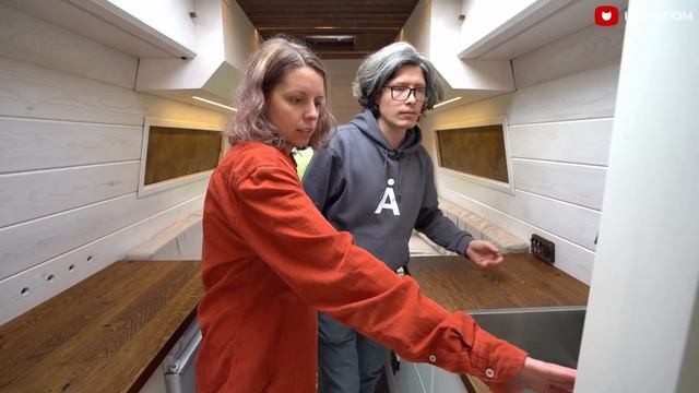 ?ИЗ ОБЫЧНОГО ГРУЗОВИКА СДЕЛАЛИ ПОЛНОЦЕННЫЙ ДОМ! Как это вообще? смотреть онлайн