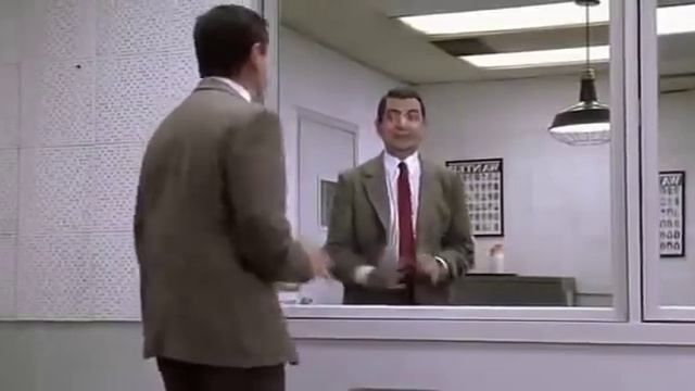 Мистер Бин в полицейском участке смотреть онлайн