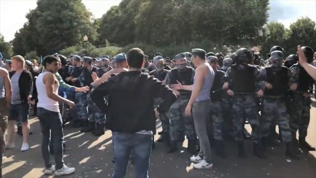 Десантники жестко отомстили ментам Москва день ВДВ 2.08.20 смотреть онлайн