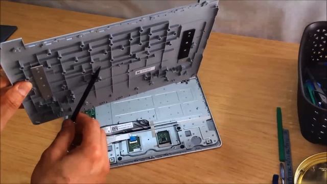 Acer Aspire Switch 10 - Disassembly - SSD HDD RAM Upgrade? Buy Or Not Buy? смотреть онлайн