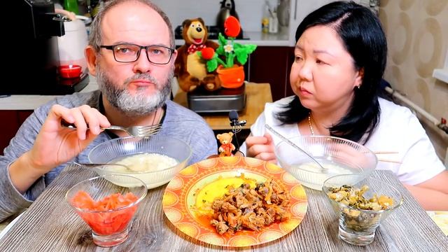 Мукбанг Хе из куриных желудочков / Mukbang He chicken ventricles смотреть онлайн