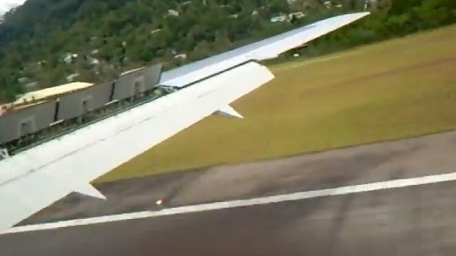 Air Seychelles Landing At Seychelles International Airport. смотреть онлайн