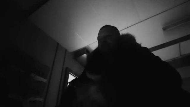 Slava.M- День падает в канаву . смотреть онлайн