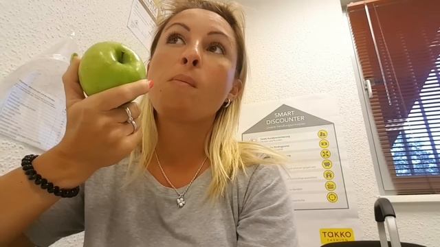 ГЕРМАНИЯ. ВЛОГ. МЫ ДОМА. КУЧА ГРЯЗНОГО БЕЛЬЯ. УСТАЛА НА РАБОТЕ. ПОКУПКИ С DM. БОЛТАЛКА. смотреть онлайн
