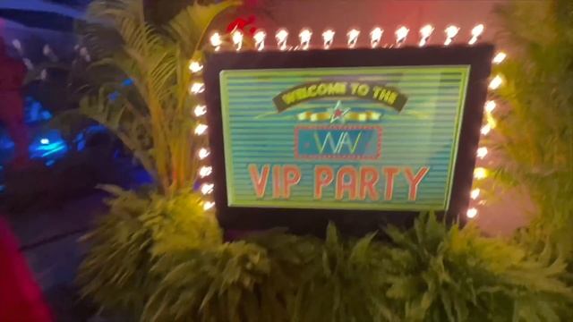 GETTING KICKED OUT OF PLAYLIST LIVE *GIANT HOTEL PARTY* смотреть онлайн