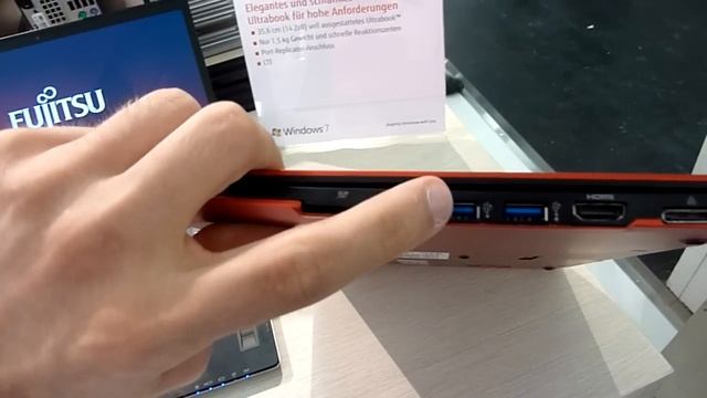 Fujitsu Lifebook U772 Hands On смотреть онлайн