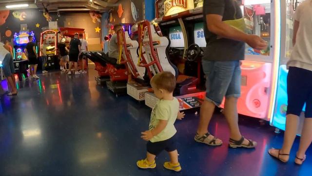 Kupujemo cipelice - Mall of Split Interspar Frodo Ciciban Twister Bubamara смотреть онлайн