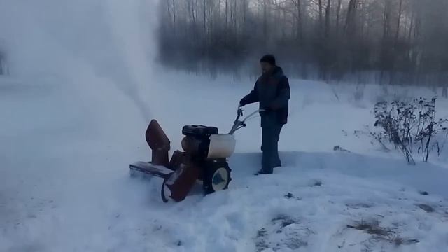 Самодельный роторный снегоуборщик для мотоблока "Нева" смотреть онлайн