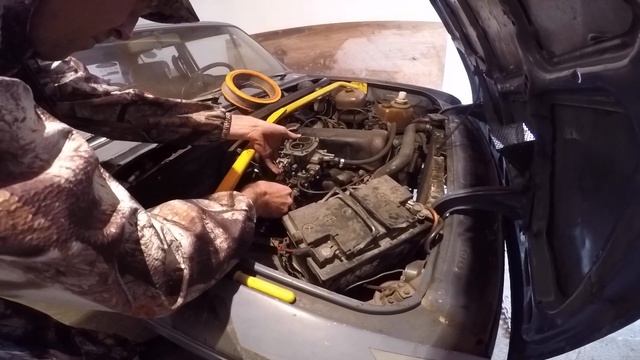 Карбюратор, чего стоит открыть вторую камеру. Валю на жиге по мокрому