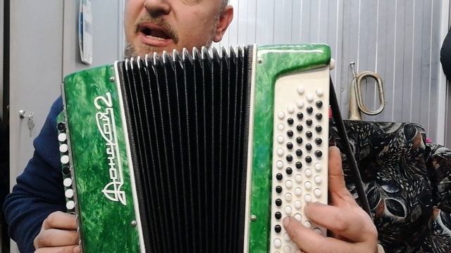 Баян! Урок номер 5 ! Подберём и споём зимнюю песню! смотреть онлайн