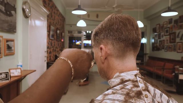 💈 Relaxing Laid Back Classic Haircut In Historic Honolulu Neighborhood | Golden Hawaii Barbershop смотреть онлайн