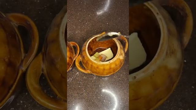 ГОРШОЧКИ С КУРИЦЕЙ И ПЛАВЛЕНЫМ СЫРОМ НА УЖИН.