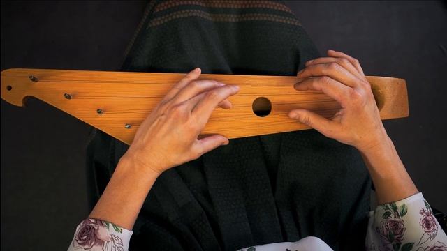 Учимся играть на кантеле. Урок 9: "Kehtolaulu", пятиструнное кантеле смотреть онлайн