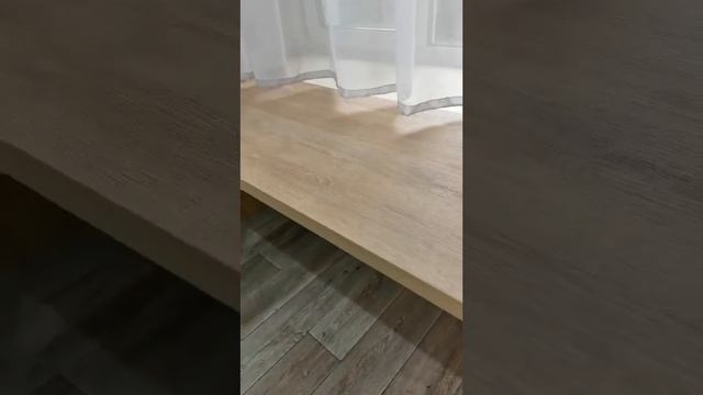 Установили рабочую зону для школьника, добротный стол + пенал для принадлежностей. смотреть онлайн