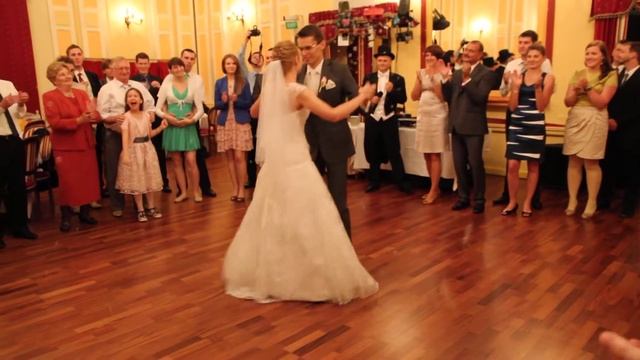Pierwszy taniec Izy i Rafała - walc wiedeński смотреть онлайн